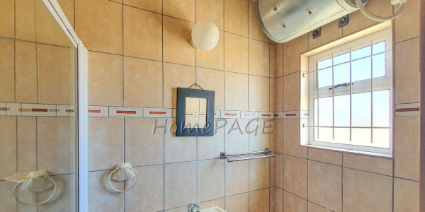 Ext 6, Henties Bay:  Home with 3 flats IN VERY GOOD AREA