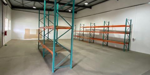 Large Warehouse Facility To Let