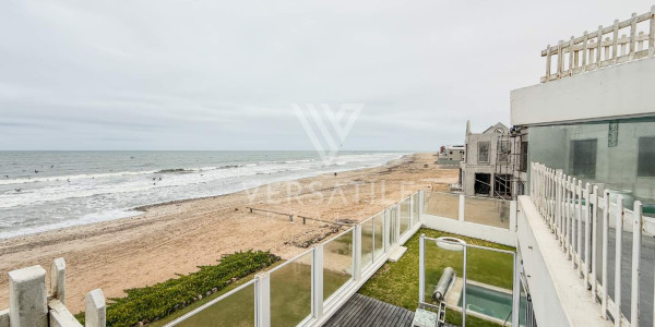 Gorgeous beachfront Guesthouse for sale!