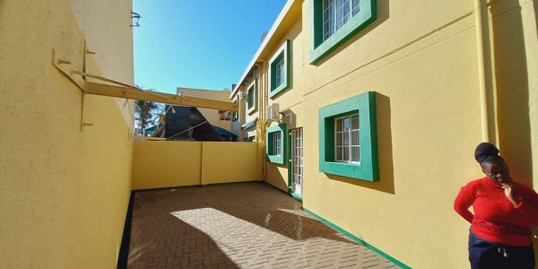 Hochland Park Family Double-Storey Townhouse