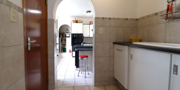 4 Bedroom Home with 1 Bedroom Flat for Sale, Swakopmund Kramersdorf