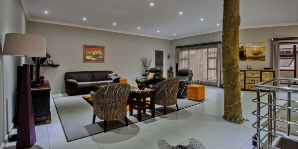 Long Beach Ext 1, Walvis Bay:  Large Luxurious Home with Flat is for Sale