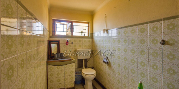 Narraville, Walvis Bay:  3 Bedroom house with flat for sale
