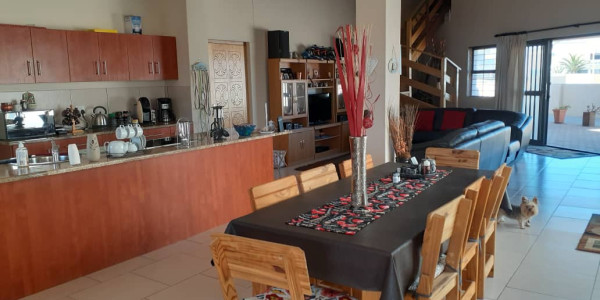 BEAUTIFULL, WELL LOCATED HOUSE FOR SALE IN HENTIES BAY