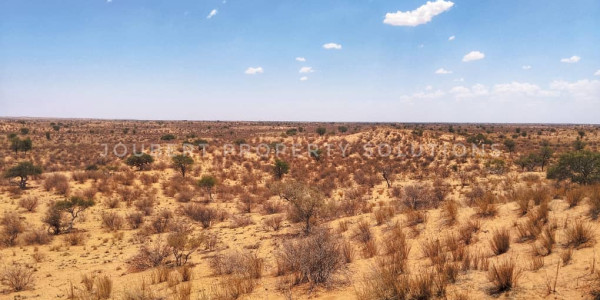 EXCEPTIONAL KALAHARI FARM FOR SALE IN NAMIBIA - HARDAP DISTRICT