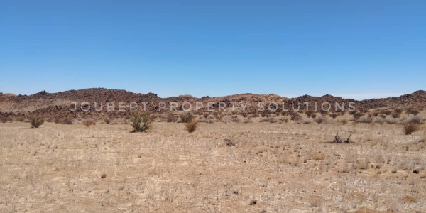 BEAUTIFULL HUNTING / LIVESTOCK / MINING FARM FOR SALE IN THE SOUTH OF NAMIBIA – ARIAMSVLEI DISTRICT