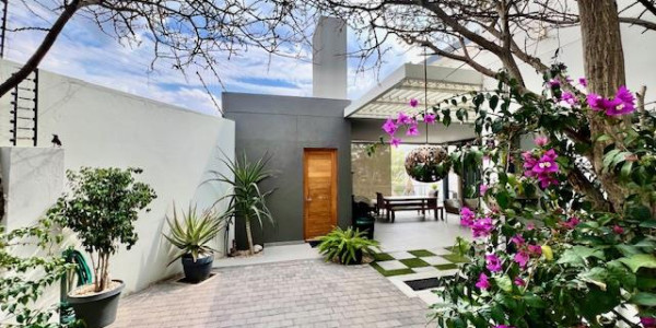 3 Bedroom Townhouse For Sale in Klein Windhoek