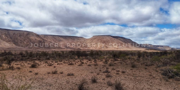 GORGEOUS LIVESTOCK / GAME FARM FOR SALE IN THE SOUTH OF NAMIBIA