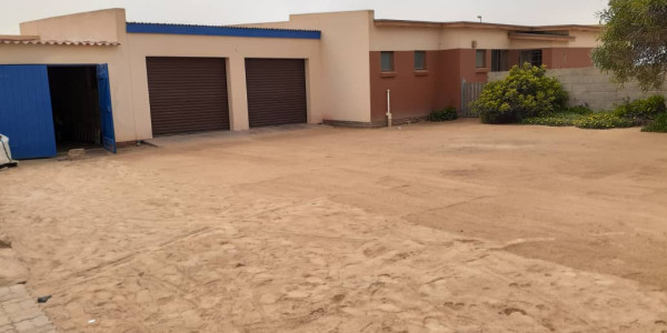 BUSINESS OPPORTUNITY WITH FLATLET FOR SALE IN HENTIES BAY – NAMIBIA