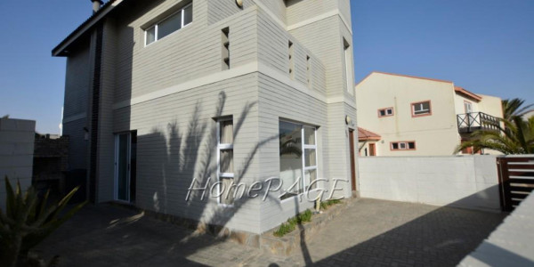 Long Beach, Walvis Bay, Guesthouse with LOTS of accommodation on offer