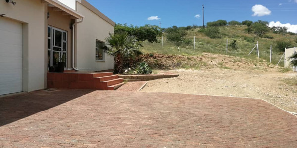 EXCEPTIONAL BRAKWATER PLOT / PROPERTY FOR SALE JUST OUTSIDE OF WINDHOEK
