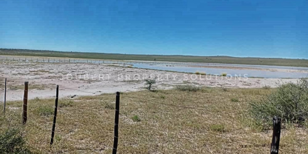 EXCEPTIONAL KALAHARI FARM FOR SALE IN NAMIBIA - HARDAP DISTRICT