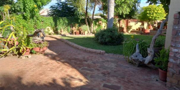 HOUSE FOR SALE: OTJIWARONGO CENTRAL - 1536 Sqm Erf size