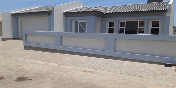 NEWLY-BUILT HOUSE FOR SALE IN HENTIES BAY - SUNBAY