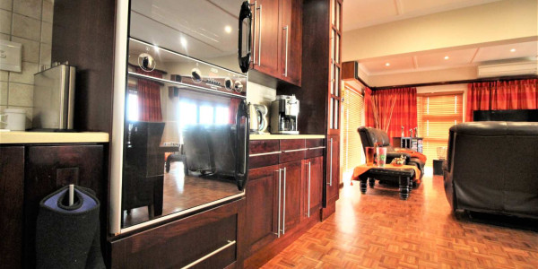 LUXURY SEA VIEW HOUSE FOR SALE IN CUL DE SAC - CENTRAL SWAKOPMUND