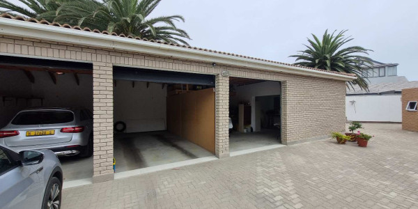 5 Bedroom House for Sale in Vineta, Swakopmund