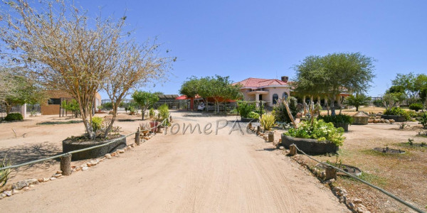 Omaruru Wildlife Estate, Omaruru:  Lifestyle Smallholding WITH ELABORATE Home is for Sale