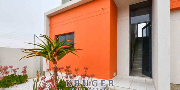 2-bedroom townhouse in The Riverside Complex up for grabs