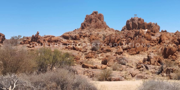 BEAUTIFULL HUNTING / LIVESTOCK / MINING FARM FOR SALE IN THE SOUTH OF NAMIBIA – ARIAMSVLEI DISTRICT