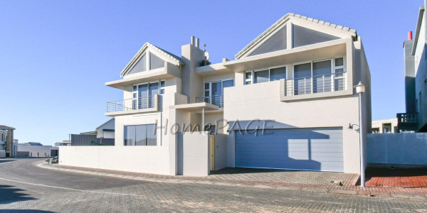 Long Beach Ext 2, Walvis Bay:  A FANTASTIC, SPACIOUS  LUXURIOUS HOME IS FOR SALE