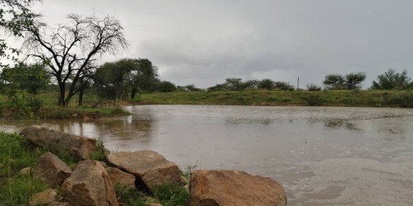 Nestled just 90 km (a quick 45-minute drive) north of Windhoek.