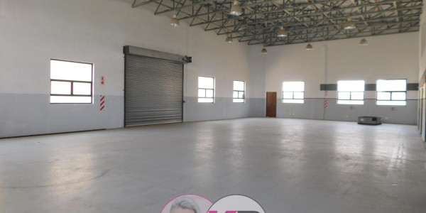 TO LET / Warehouse / Light Industrial / Building