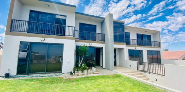 5 Bedrooms Double Storey House For Sale in Dolphin Beach