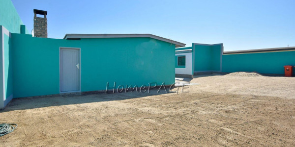 Tamariskia, Swakopmund:  3 Bedr Home with two 1 Bedr flats for sale