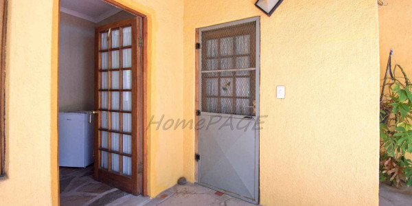 Omaruru:  Guesthouse is for sale