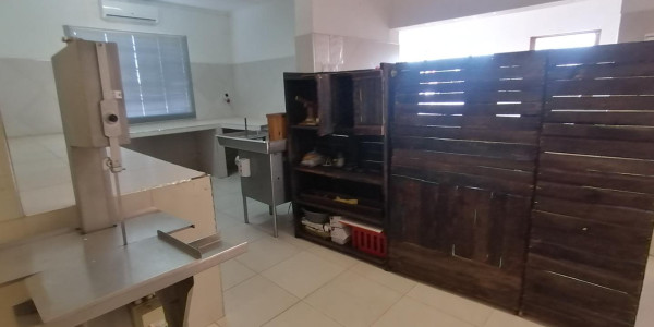 PERFECTLY LOCATED BUTCHERY WITH FLATLETS FOR SALE IN MARIENTAL – NAMIBA