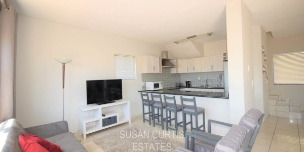3 Bedrooms Fully furnished Townhouse in Long Beach