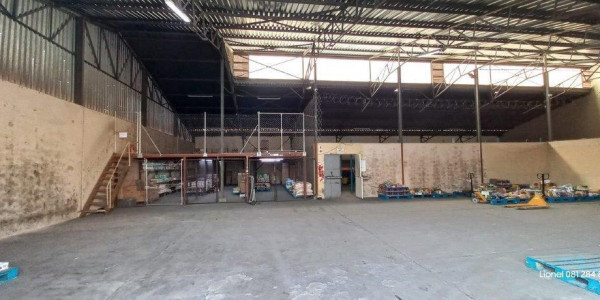 Large Commercial Property To Let