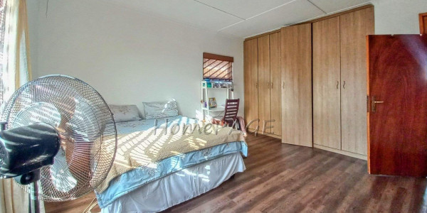 Hermes, Walvis Bay:  3 Bedr Home with 1 Bedr flat for Sale