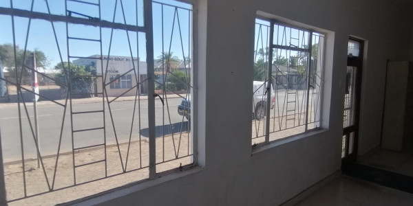 PERFECTLY LOCATED BUTCHERY WITH FLATLETS FOR SALE IN MARIENTAL – NAMIBA