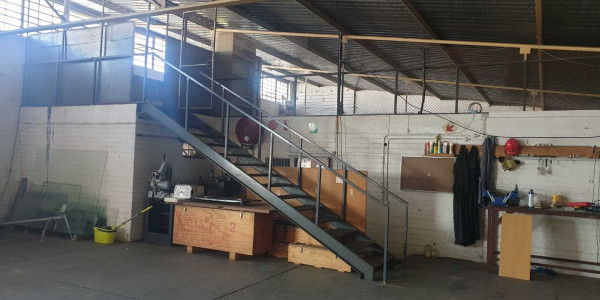 FOR SALE - STAND ALONE WORKSHOP/STORE