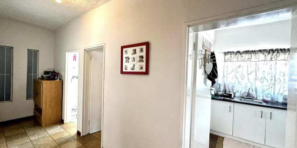 2 Bedroom Apartment For Sale in Suiderhof