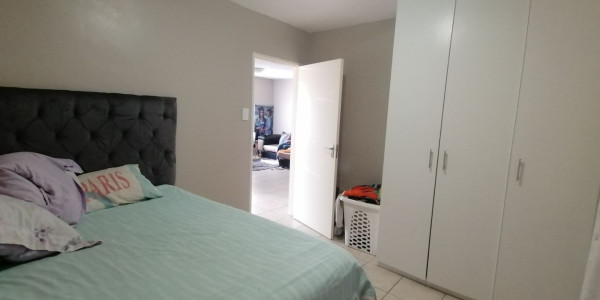 2 Bedroom Apartment For Sale in Otjomuise