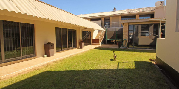 SMALLHOLDING of 11.3 HA with 4 MODERN DWELLINGS