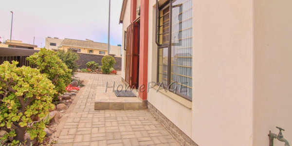 Central, Swakopmund:  Quaint 2 Bedr Townhouse is for Sale