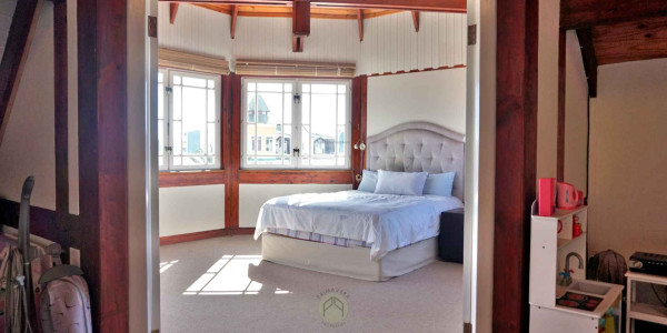 4 Bedroom Penthouse FOR SALE in Swakopmund Central