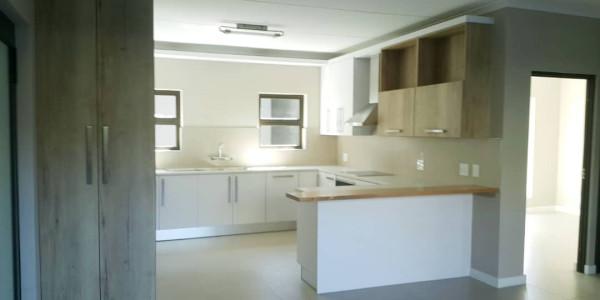 Excellent located apartment edge of Windhoek Central and Luxury Hill