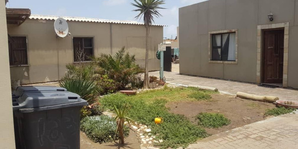Freestanding Home with Flat for Sale Walvisbay Meersig